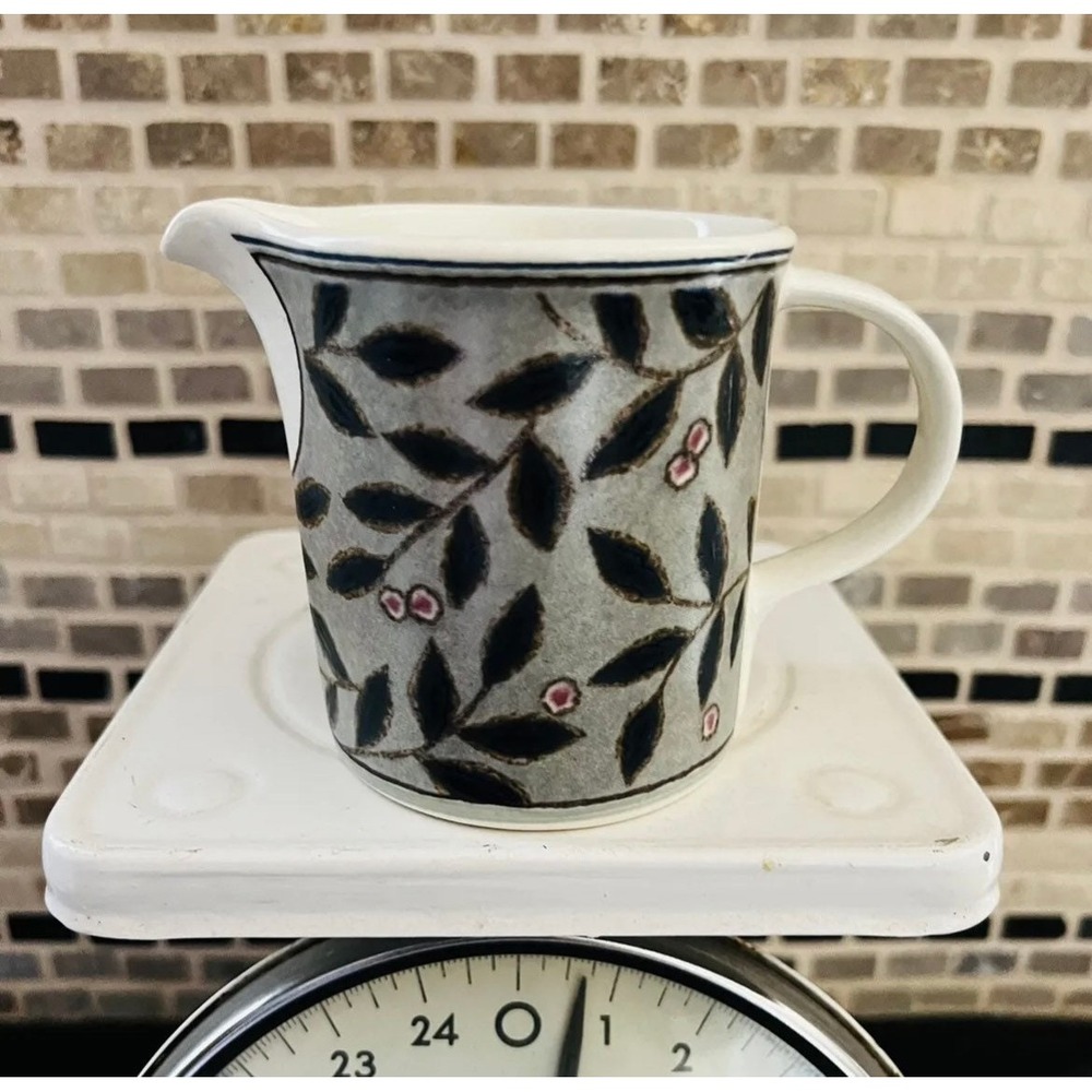 Mikasa Intaglio Laurel‎ Wreath Creamer CA071 Milk Jug Blue Leaves With Flowers